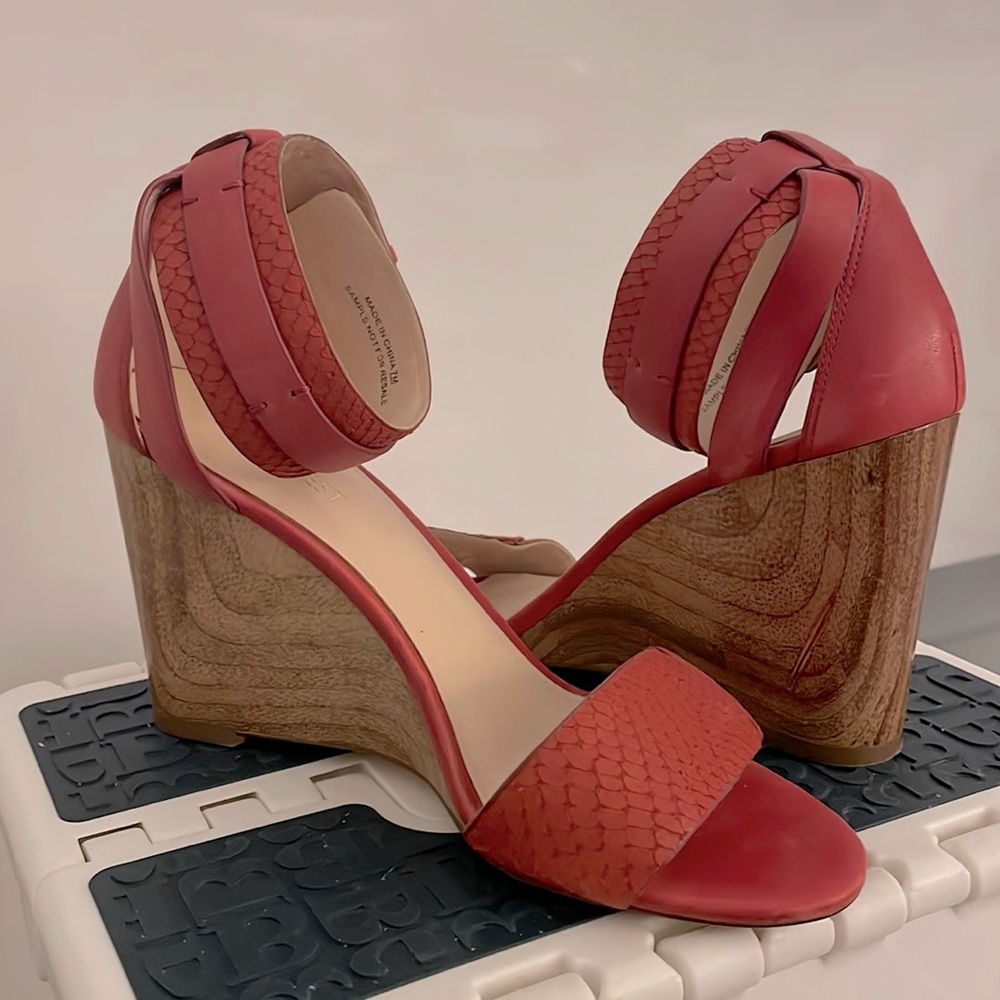 Red wooden wedge with ankle strap
